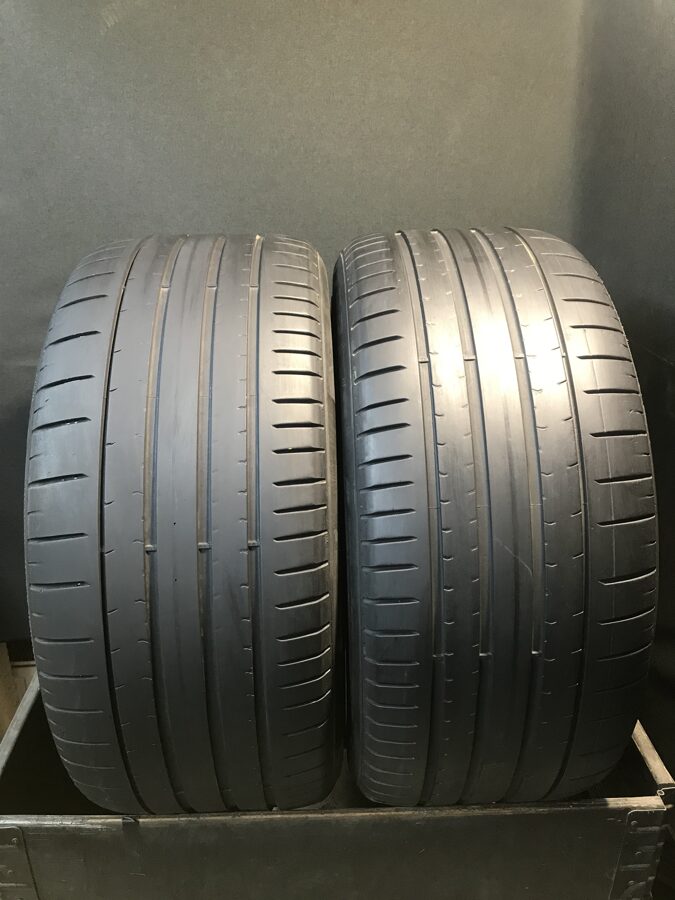 285/40R20 Pirelli Pzero (4-4.5 mm)