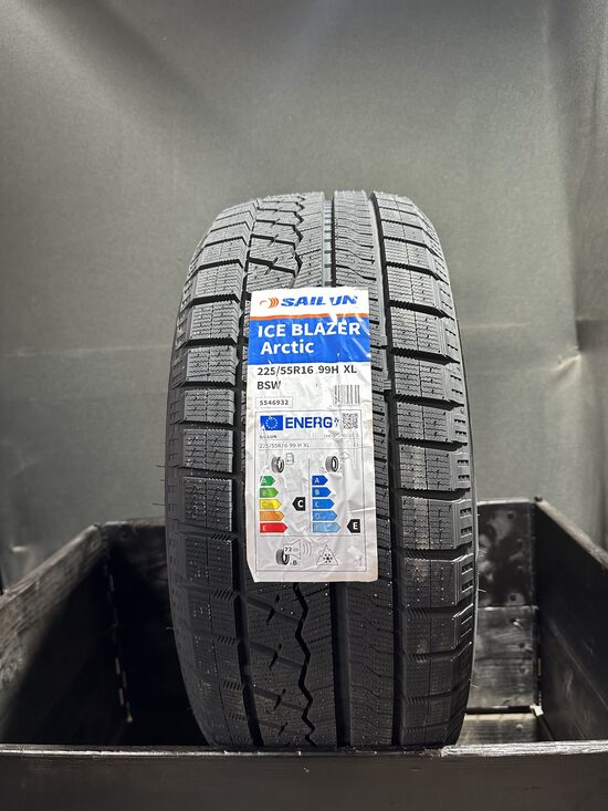 JAUNAS 225/55R16 Sailun Arctic