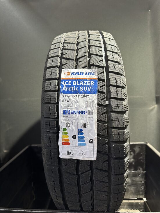 JAUNAS 235/65R17 Sailun Arctic