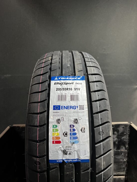 JAUNAS 205/55R16 Triangle Effexsport